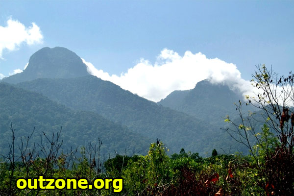 Gunung Sakral yang Digunakan Untuk Berjudi